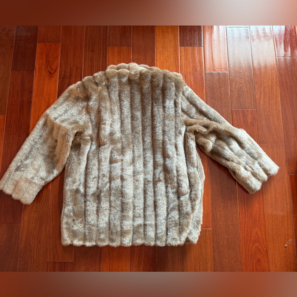 Women’s Large Faux Fur Tan Coat Reversible with Water resistant liner Atelier - Picture 9 of 9